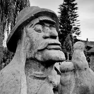 Vodník, Schutzpatron des Gartencenters – Schwarzweißfotografie